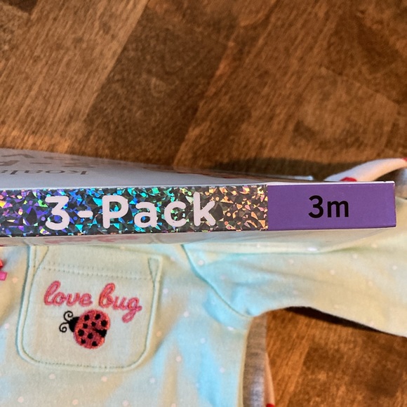 NEW Lady Bug 3 Pack Footed Baby Onesies 3 Months - Picture 4 of 11